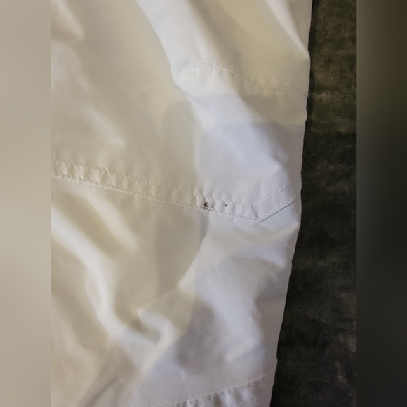 Free Soldier Women's Insulated Snowboard Cargo Pants. - Picture 5 of 7